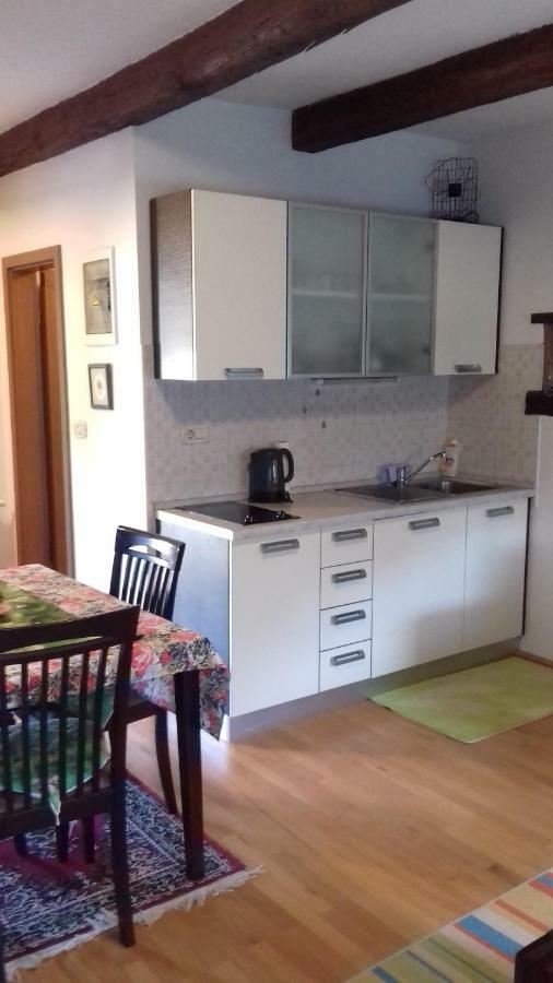 Apartmaji Pri Zivcovih Dutovlje المظهر الخارجي الصورة